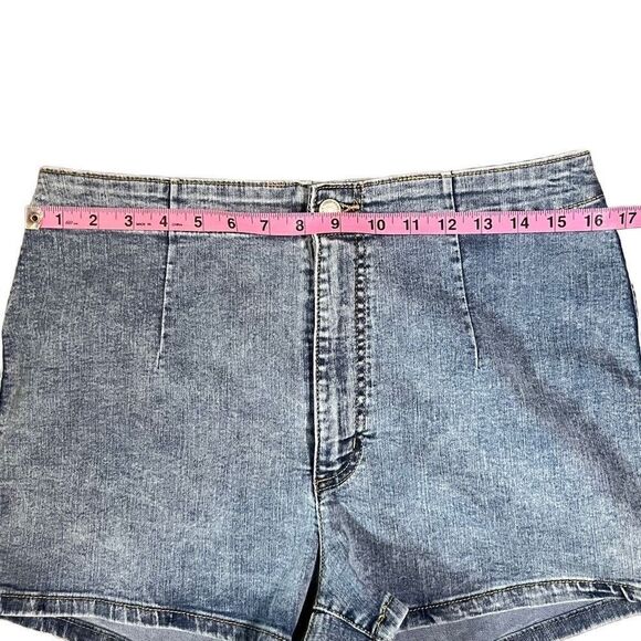 Wild Fable Womens Casual Denim Shorts High Rise Blue Wash 14/32 - Picture 5 of 9
